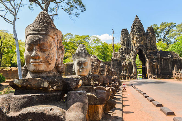 Angkor Thom temple cambodia