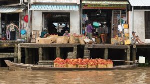 cai be floating market vinh long province vietnam