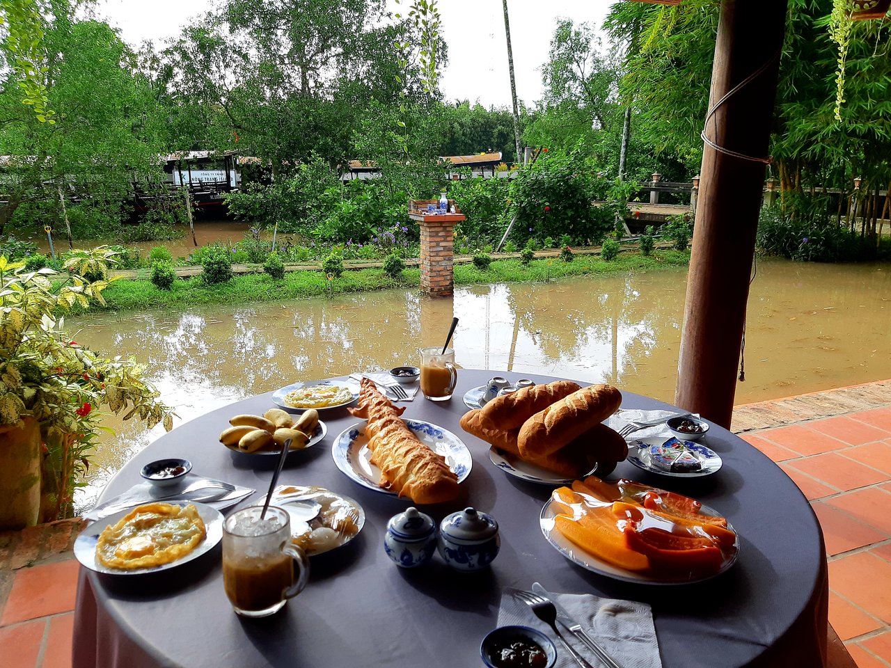 breakfast in mekong delta