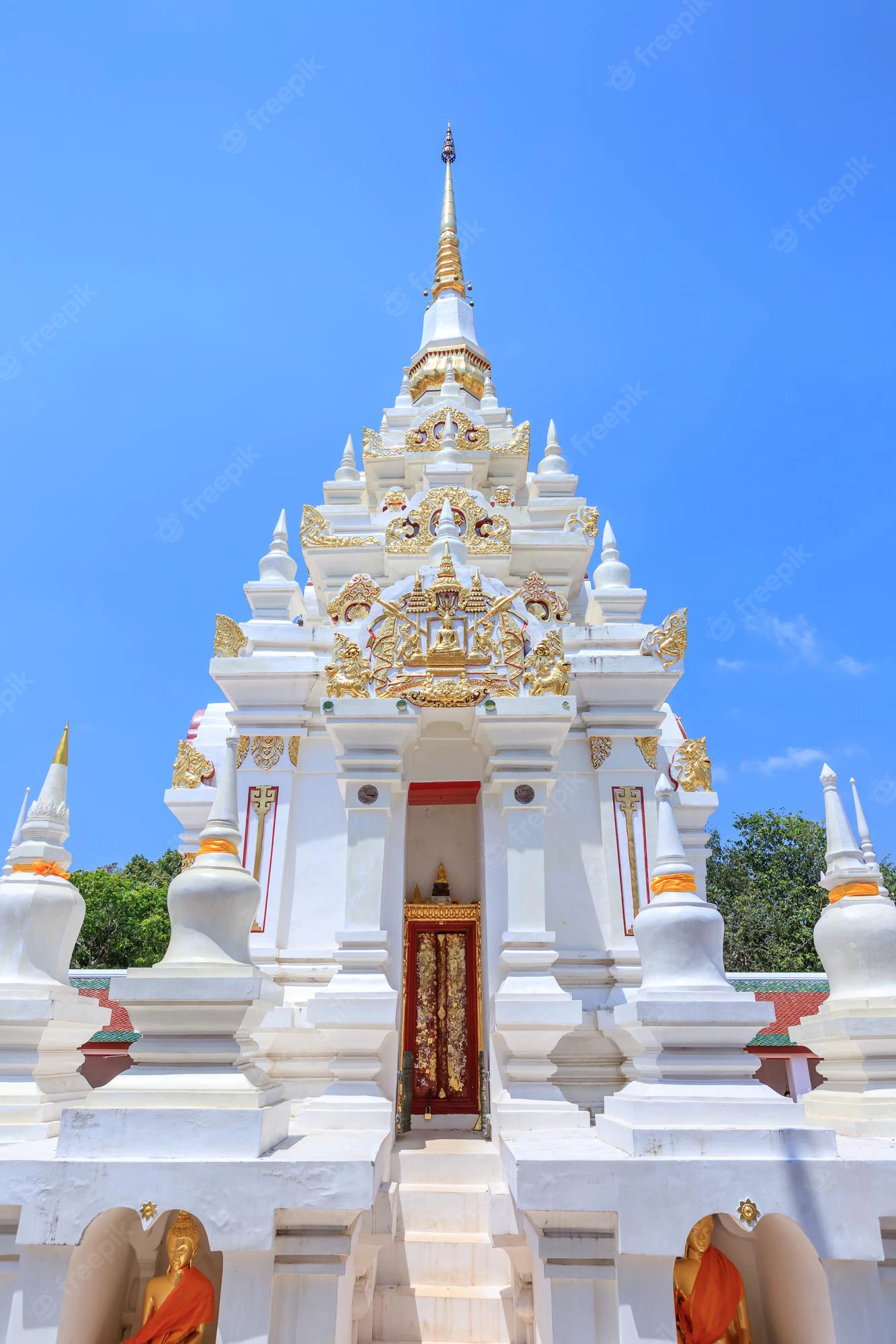 buddha relic pagoda stupa wat phra borommathat chaiya worawihan surat thani 554837 590