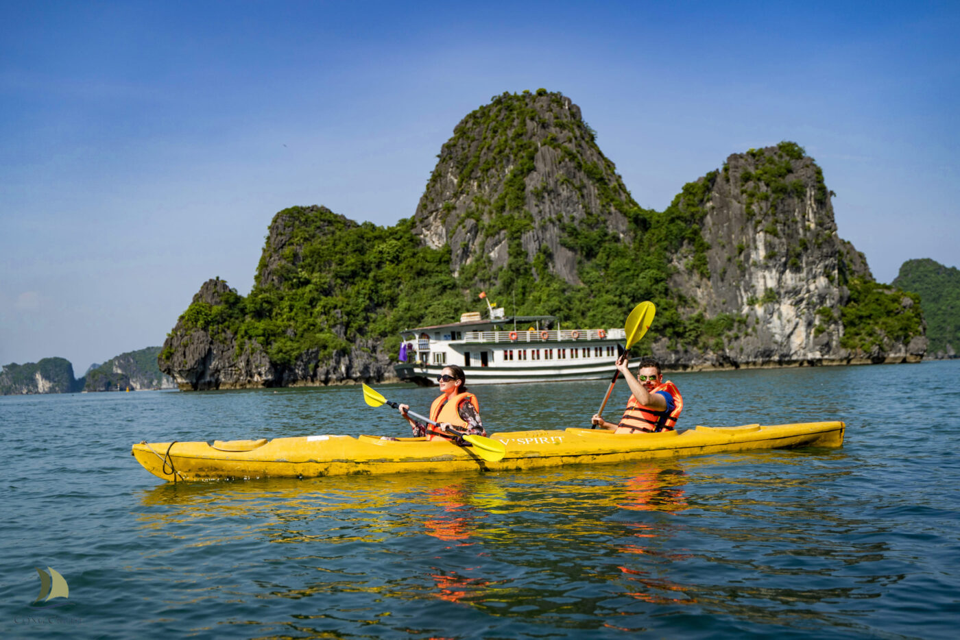 Explore hidden corners by kayak on your unforgettable tour Ha Long Bay