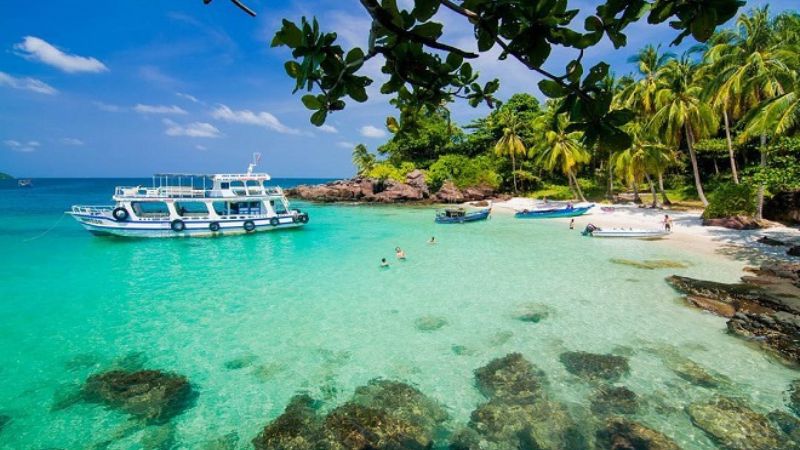 Overview of Phu Quoc weather in July: cooler air, light showers, and peaceful vibes