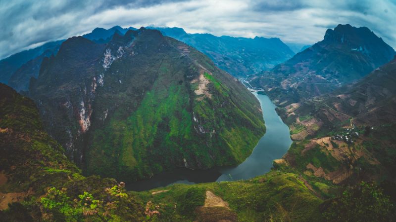 Ha Giang’s wild beauty awaits – a must in the best Vietnam tours