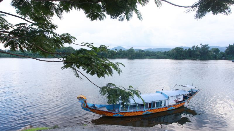 Perfume River in Hue – a romantic stop on the Hue to Hoi An journey