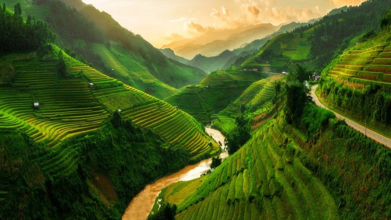 Top 10 Most Outstanding Vietnam Northern Travel Destinations You Cannot Miss! 7 Vietnam Northern Travel: Discover Lao Cai’s Y Ty clouds and vibrant Bac Ha market
