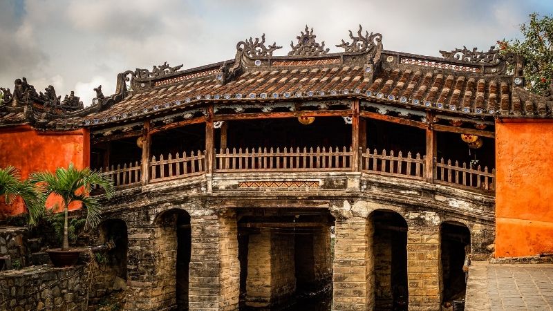Hoi An attractions - A must-visit travel destination 3 Historic Japanese Covered Bridge crossing the Hoai River in Hoi An (Source: Collected)