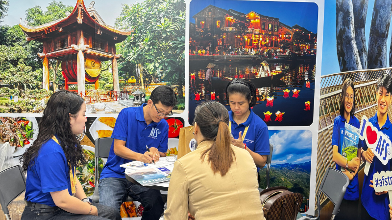 Visa Vietnam Australia – My Honest Guide After Doing It Myself (and How You Can Save Time) 6 AFS Travel staff assisting Australians with visa Vietnam Australia